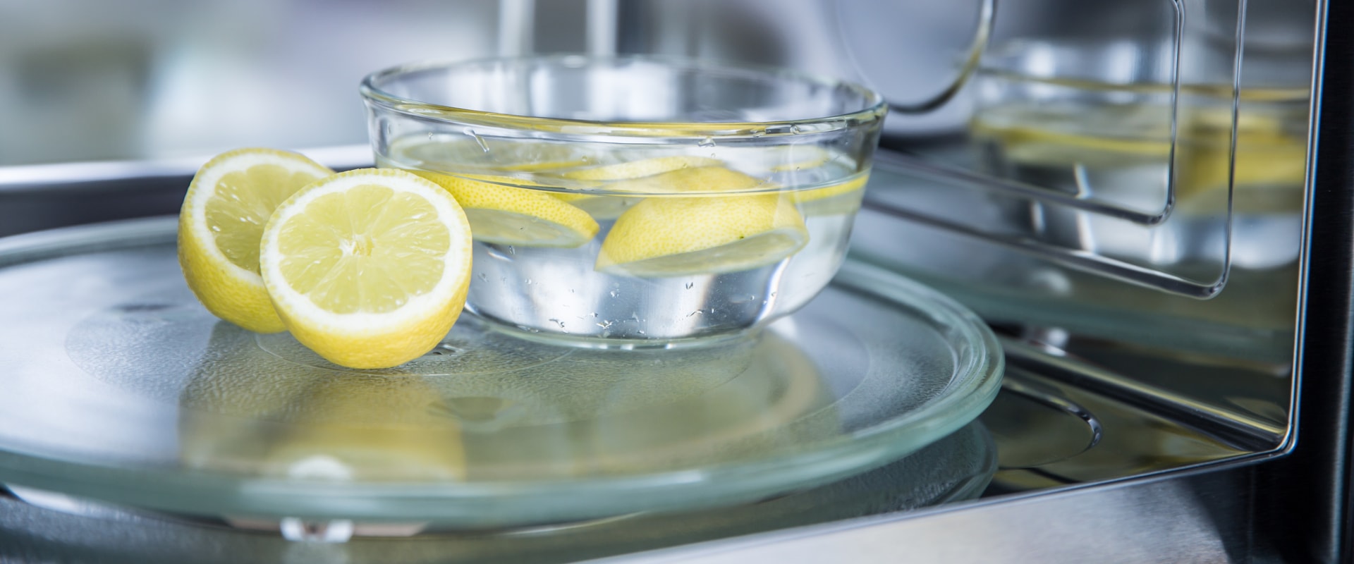 Is it better to clean microwave with lemon or vinegar?